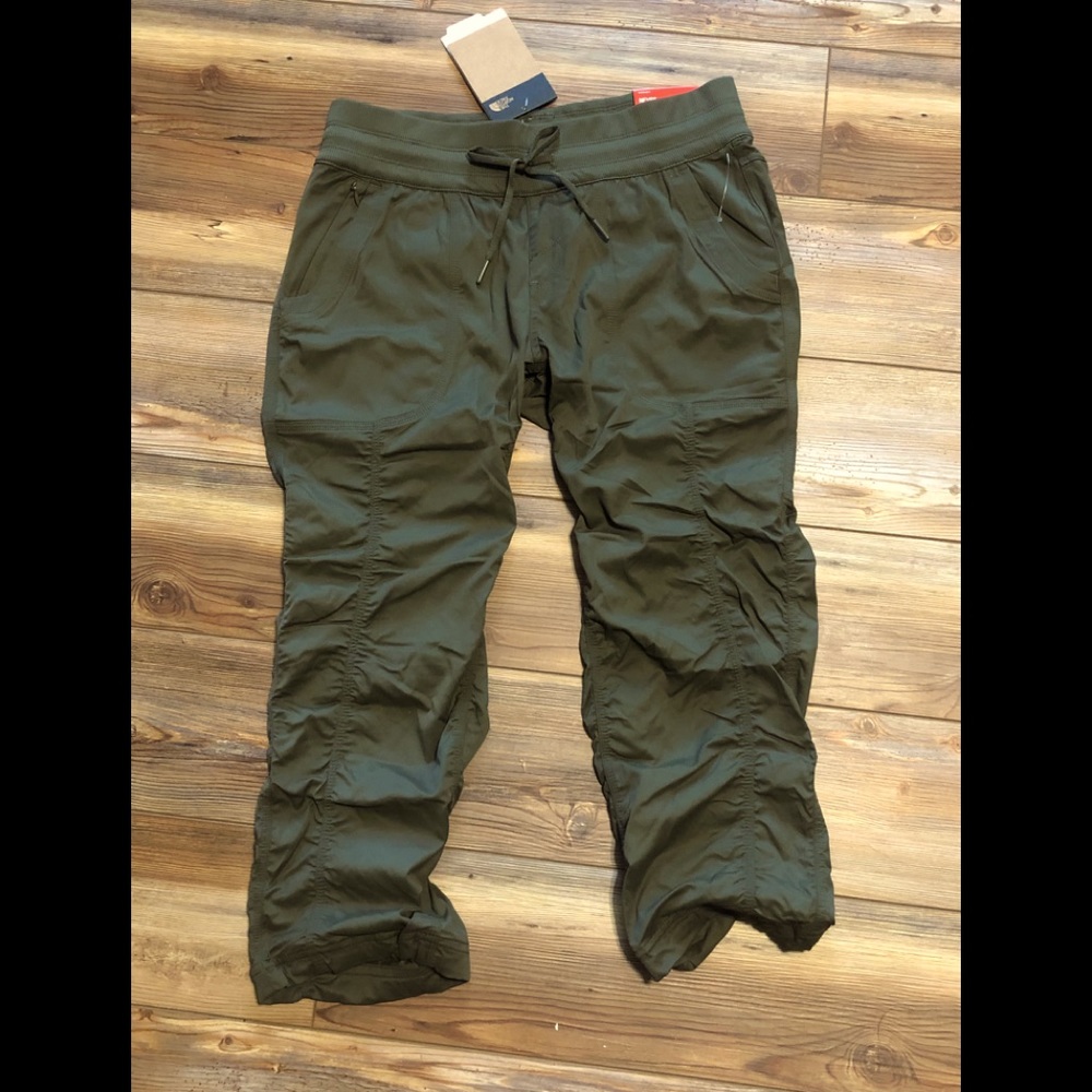NWT The North Face- Aphrodite 2.0 Capri Pants